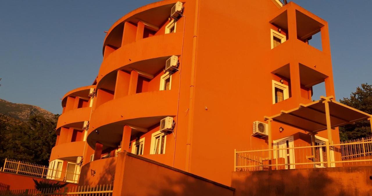 Apartments Danilo Kazanegra Sveti Stefan Ngoại thất bức ảnh