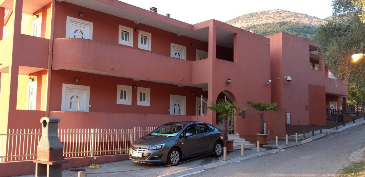 Apartments Danilo Kazanegra Sveti Stefan Ngoại thất bức ảnh
